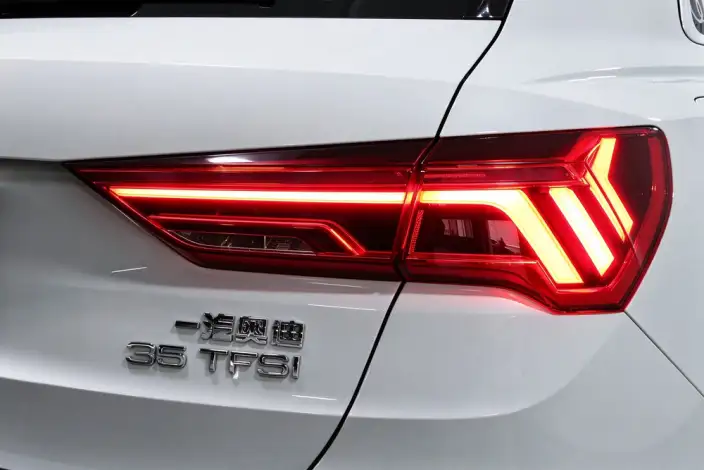 AUDI Q3 2024 Model 35 TFSI Fashion Dynamic Model – фото 8