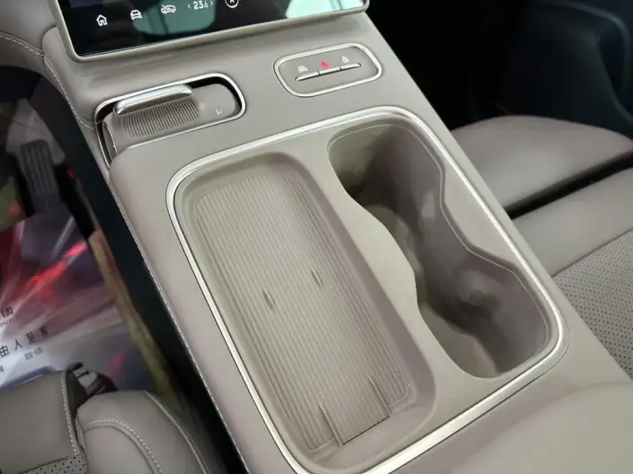 NIO EC6 2024 Model 75kWh – фото 6