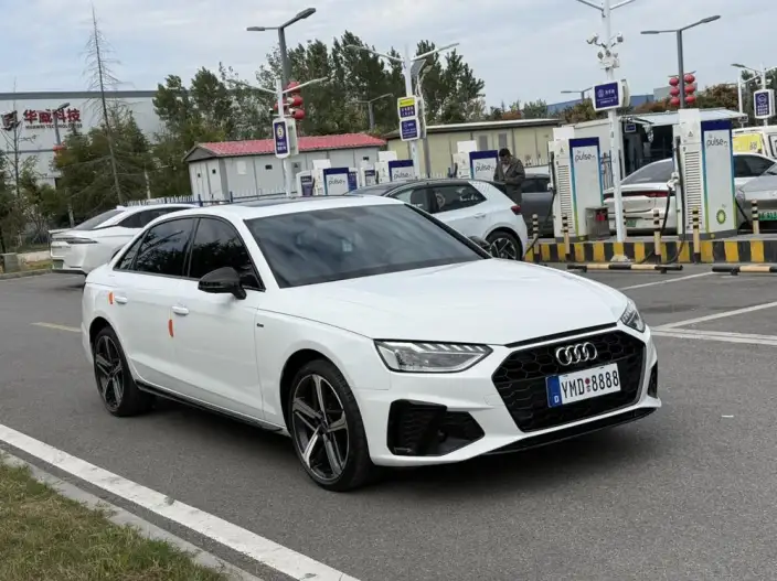 Audi A4 L 2023 Model 40 TFSI Luxury Dynamic Model
