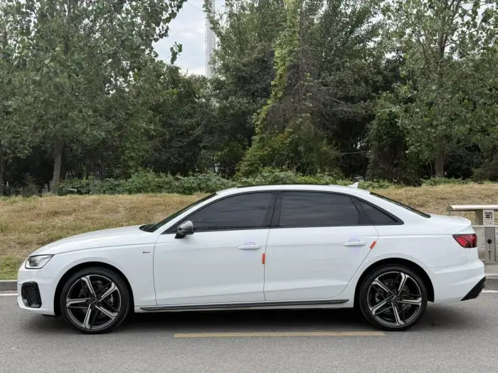 Audi A4 L 2023 Model 40 TFSI Luxury Dynamic Model