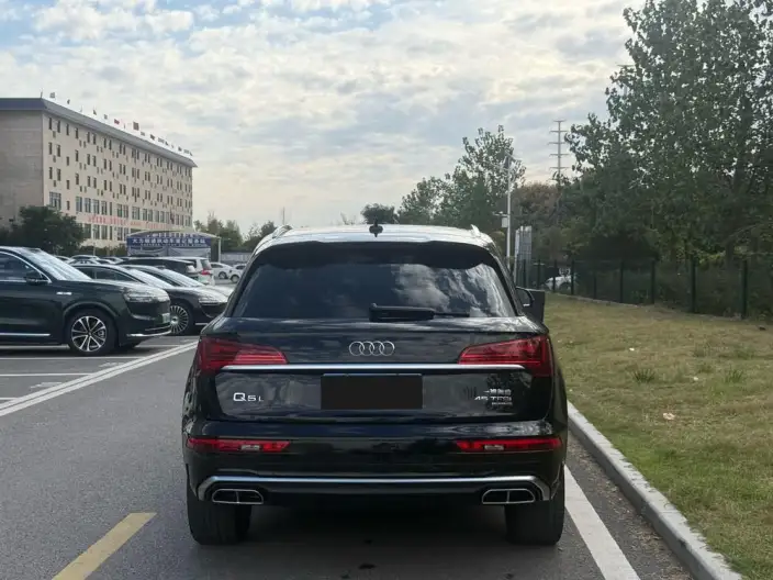 Audi Q5L 2022 Model 45T Luxury Dynamic Model – фото 5