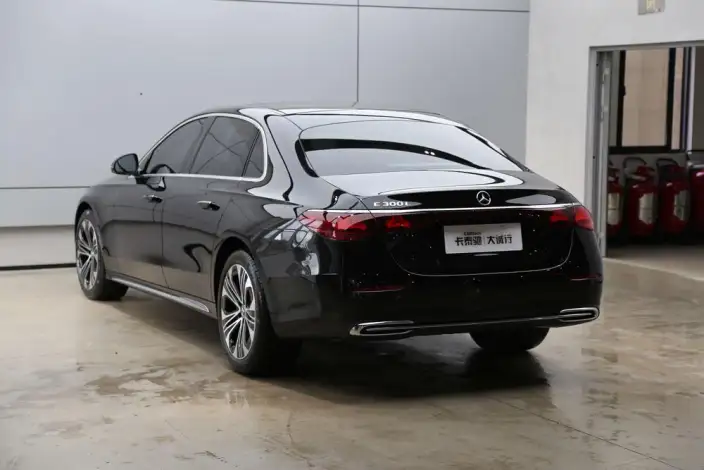 Mercedes-Benz E-Class 2026 Model E 300 L Luxury Model sedan – фото 4