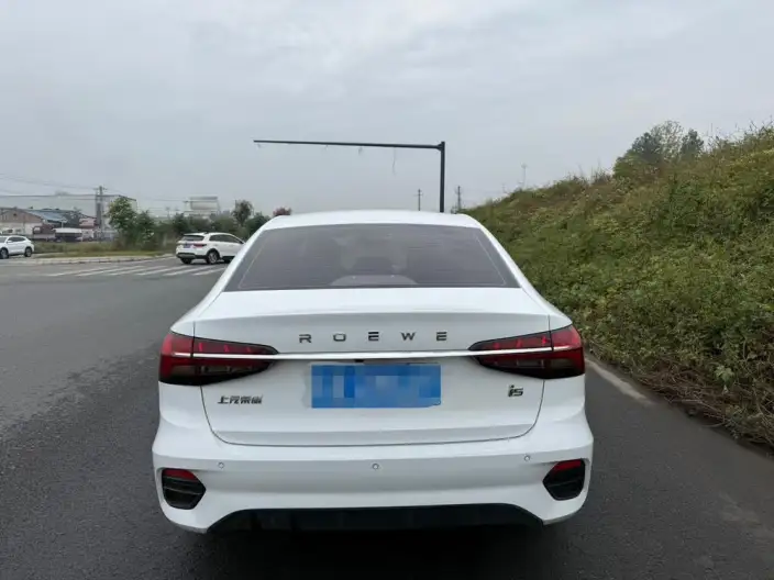 Roewe i5 2021 Model 1.5L CVT Platinum edition – фото 5