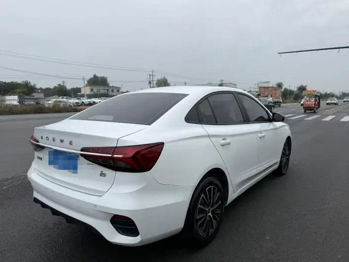 Roewe i5 2021 Model 1.5L CVT Platinum edition – фото 6