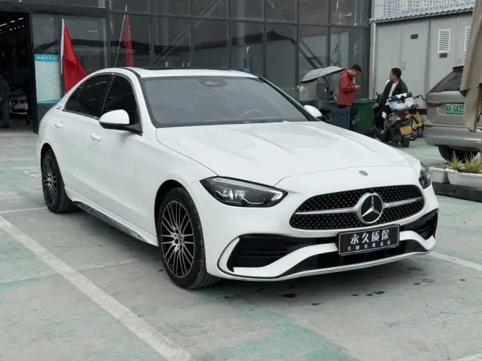 Mercedes-Benz C-Class 2023 Model C 200 L Sports Edition – фото 3