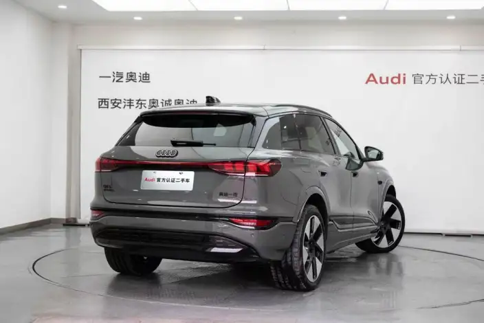 AUDI Q6L e-tron 2026 Model First Edition Pilot Edition