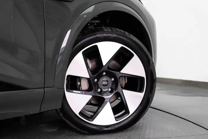 AUDI Q6L e-tron 2026 Model First Edition Pilot Edition – фото 7