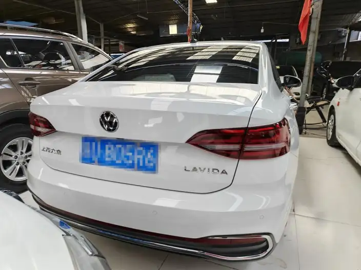 Volkswagen Lavida 2023 Model Facelift 1.5L Automatic Five million editions – фото 5
