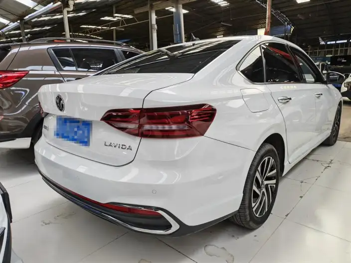 Volkswagen Lavida 2023 Model Facelift 1.5L Automatic Five million editions – фото 6