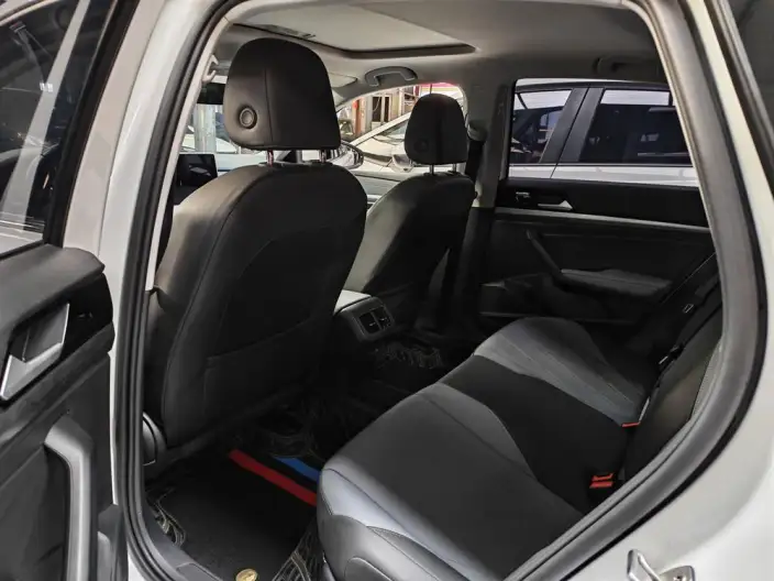 Volkswagen Lavida 2023 Model Facelift 1.5L Automatic Five million editions – фото 9