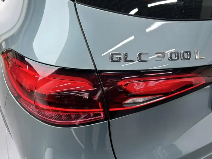 Mercedes-Benz GLC 2025 Model GLC 300 L 4MATIC Luxury Model 5 seat – фото 8