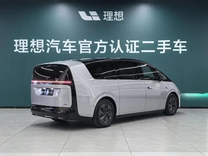 Li Auto MEGA 2024 Model Ultra Edition – фото 4