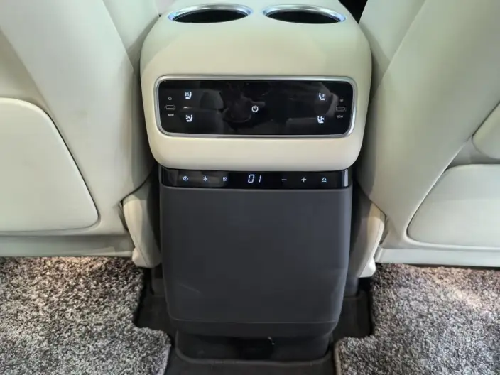 Li Auto MEGA 2024 Model Ultra Edition – фото 9