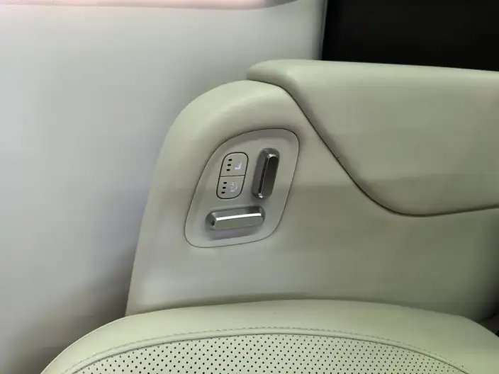 Li Auto MEGA 2024 Model Ultra Edition – фото 10