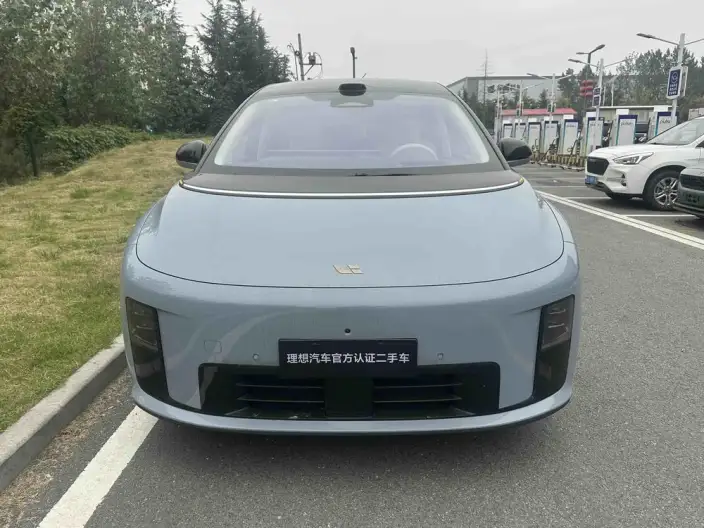Li Auto i8 2025 Model Standard Edition – фото 2