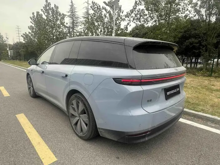 Li Auto i8 2025 Model Standard Edition – фото 4