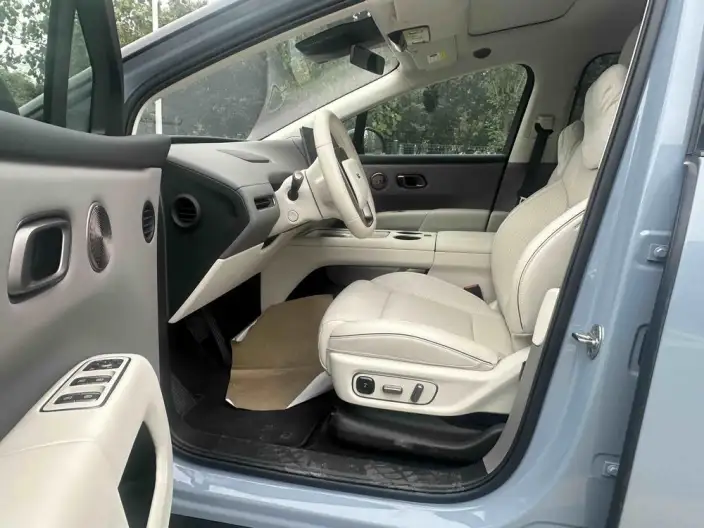 Li Auto i8 2025 Model Standard Edition – фото 9