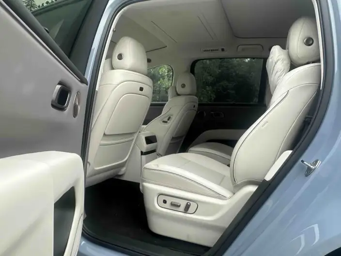 Li Auto i8 2025 Model Standard Edition – фото 10