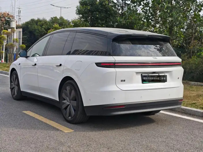 Li Auto i8 2025 Model Standard Edition – фото 4