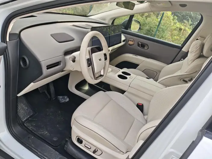 Li Auto i8 2025 Model Standard Edition – фото 7