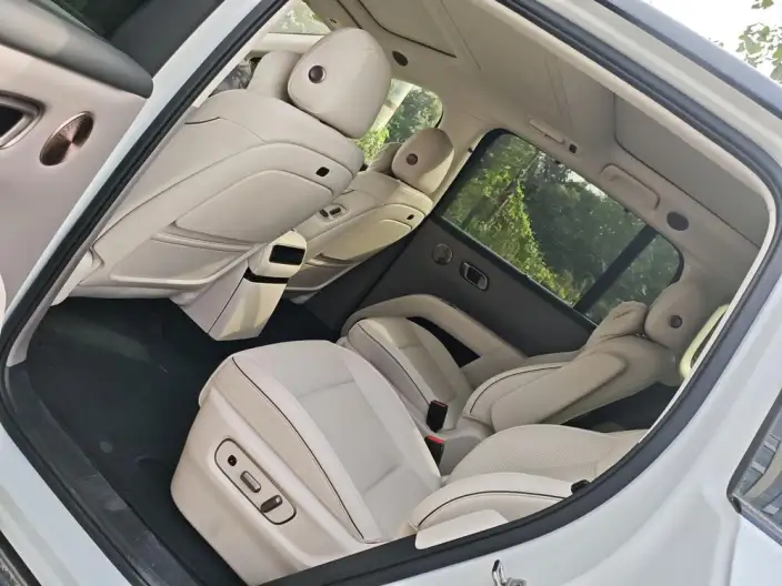 Li Auto i8 2025 Model Standard Edition – фото 8