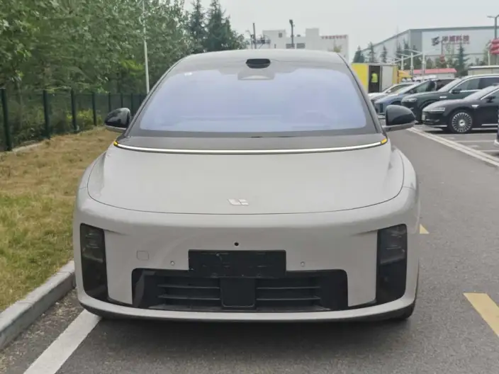 Li Auto i8 2025 Model Standard Edition