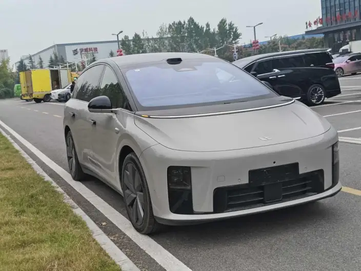 Li Auto i8 2025 Model Standard Edition