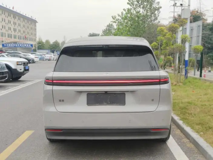 Li Auto i8 2025 Model Standard Edition – фото 5