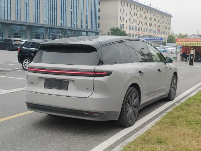 Li Auto i8 2025 Model Standard Edition – фото 6
