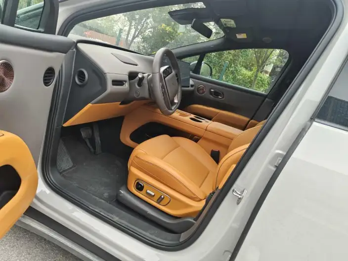 Li Auto i8 2025 Model Standard Edition – фото 9