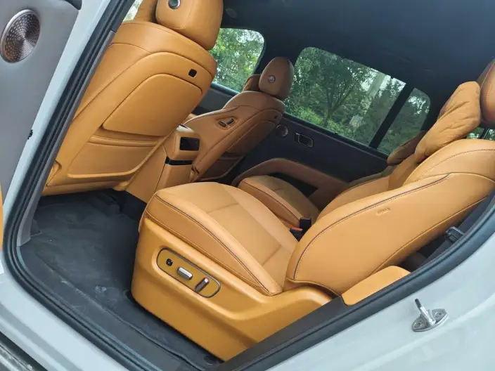 Li Auto i8 2025 Model Standard Edition – фото 10