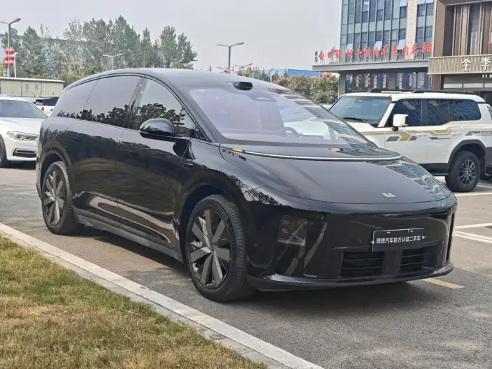 Li Auto i8 2025 Model Standard Edition