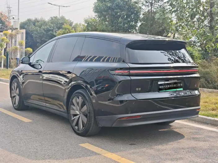 Li Auto i8 2025 Model Standard Edition