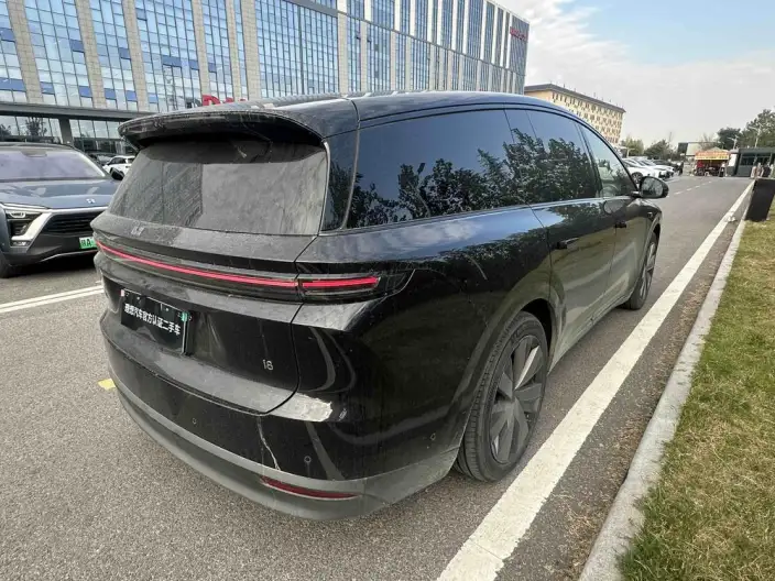Li Auto i8 2025 Model Standard Edition – фото 6