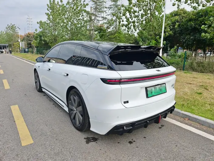 Li Auto i6 2025 Model 4WD Standard Edition