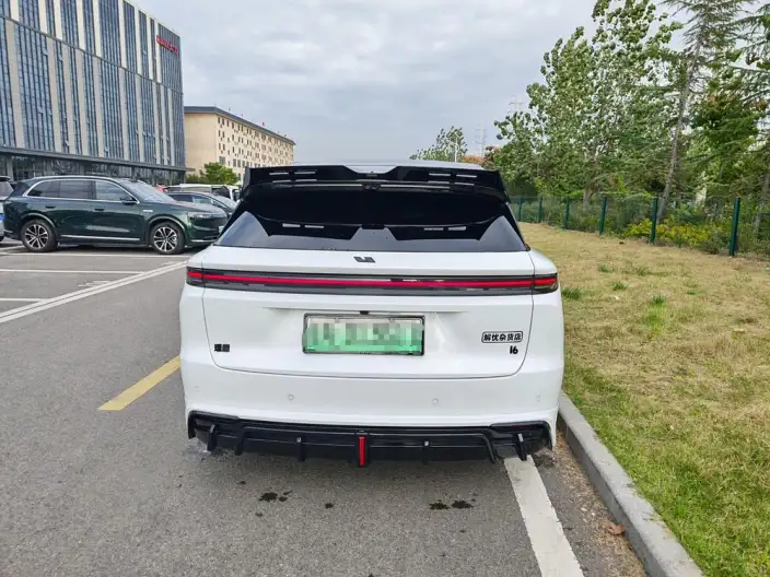 Li Auto i6 2025 Model 4WD Standard Edition – фото 5