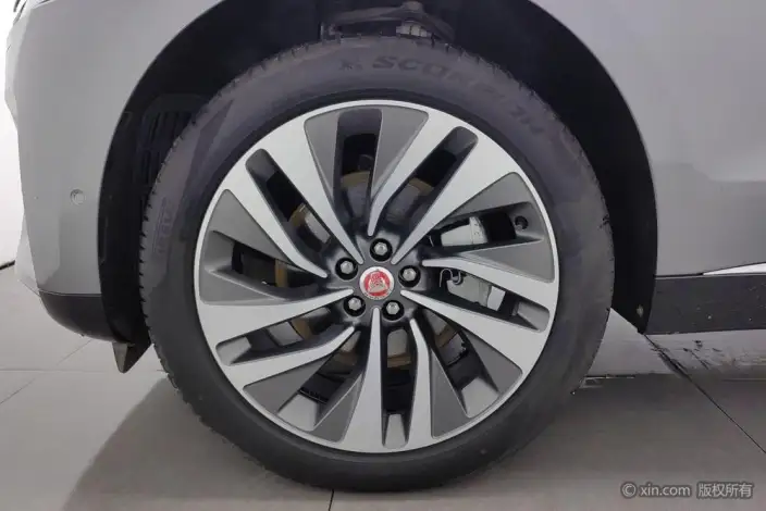 Jaguar F-PACE 2022 Model P250 HSE – фото 8