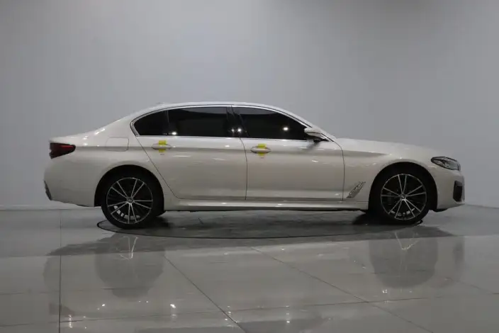 BMW 5 Series 2022 Model Facelift 530Li Leading Model M Sports Set – фото 8