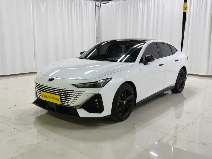 Changan UNI-V 2022 Model 1.5T Noble Model – фото 1