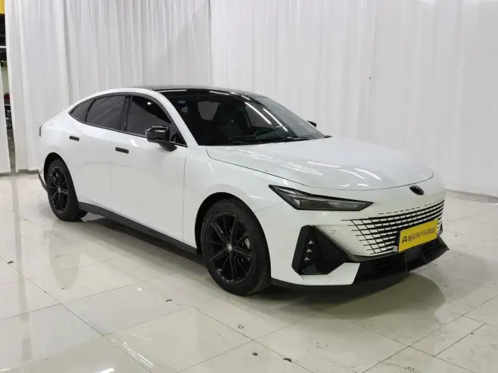 Changan UNI-V 2022 Model 1.5T Noble Model – фото 3