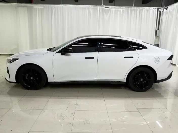 Changan UNI-V 2022 Model 1.5T Noble Model – фото 4