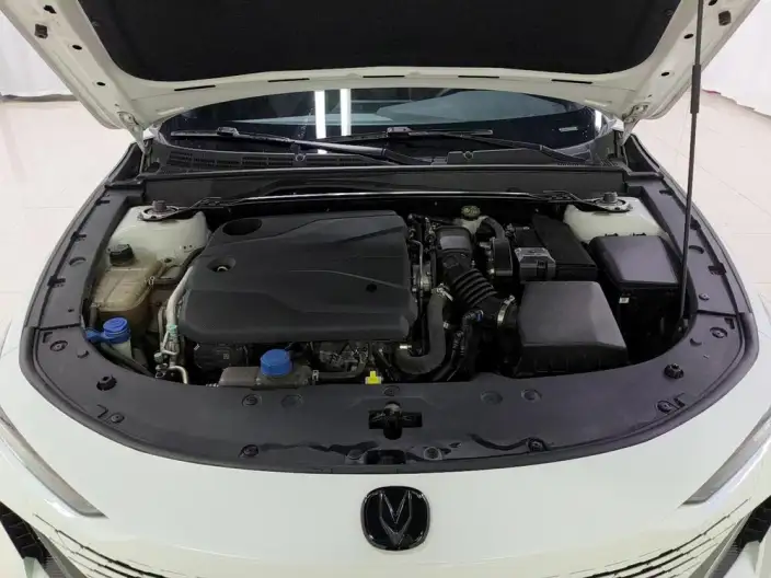 Changan UNI-V 2022 Model 1.5T Noble Model – фото 10
