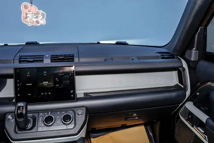 Land Rover Defender 2023 Model Facelift 90 3.0T P400 XS – фото 10