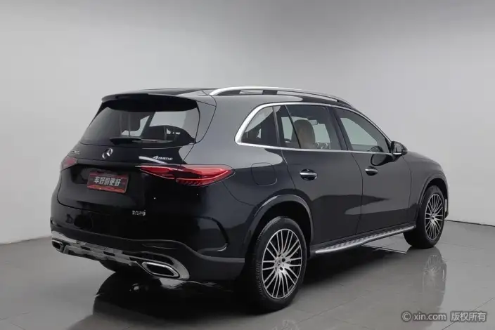 Mercedes-Benz GLC 2023 Model GLC 260 L 4MATIC Luxury Model 7 seat – фото 4