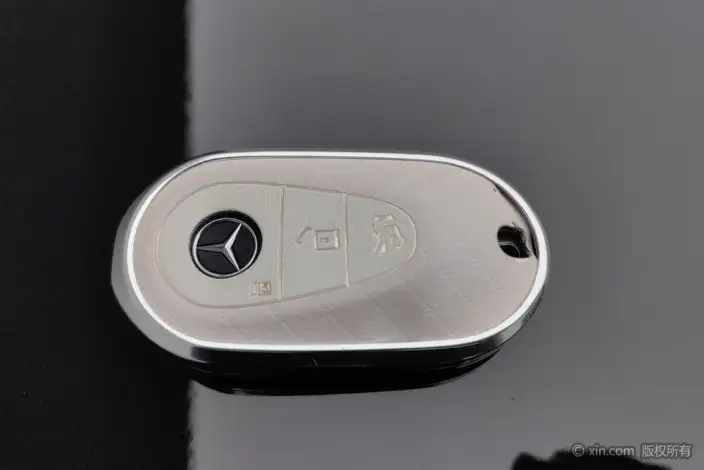 Mercedes-Benz GLC 2023 Model GLC 260 L 4MATIC Luxury Model 7 seat – фото 6
