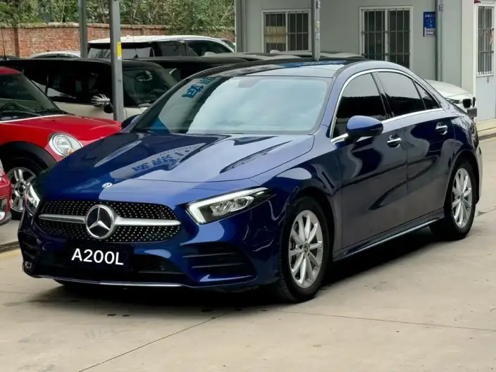 Mercedes-Benz A-class 2022 Model Facelift II A 200 L Sports sedan Fashion Edition – фото 1