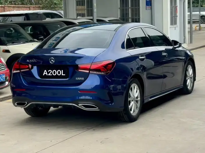 Mercedes-Benz A-class 2022 Model Facelift II A 200 L Sports sedan Fashion Edition – фото 5