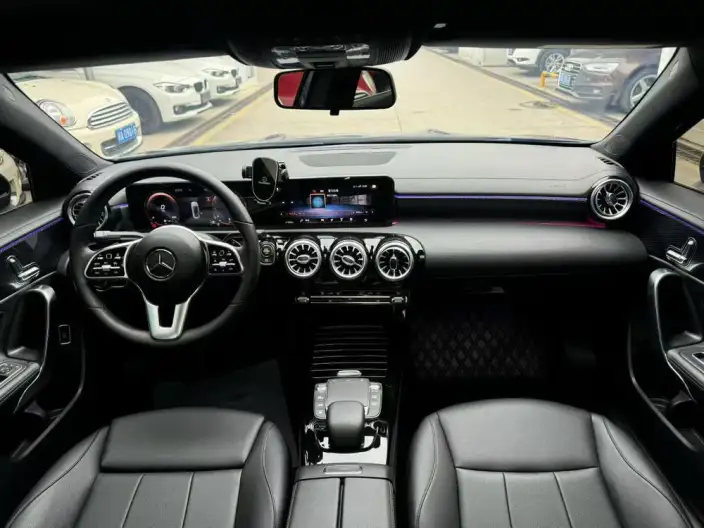 Mercedes-Benz A-class 2022 Model Facelift II A 200 L Sports sedan Fashion Edition – фото 7