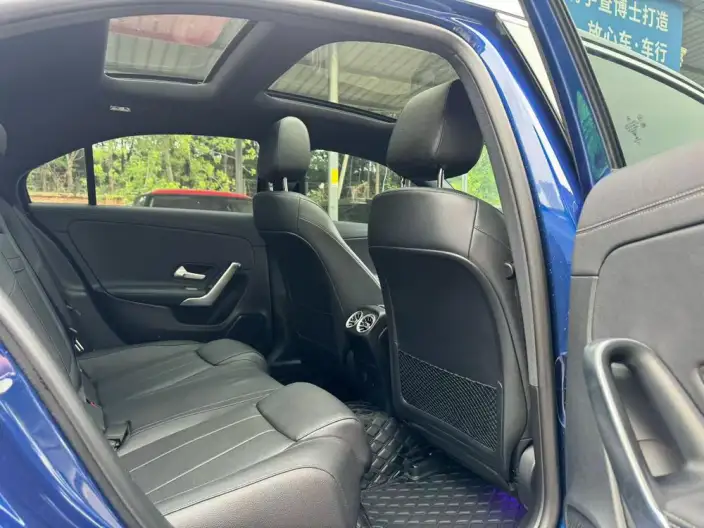 Mercedes-Benz A-class 2022 Model Facelift II A 200 L Sports sedan Fashion Edition – фото 10
