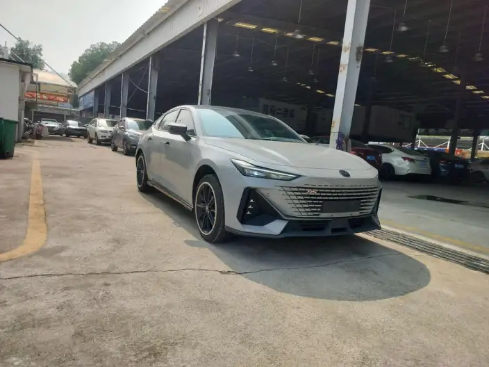 Changan UNI-V 2022 Model 1.5T Smart Pilot Model – фото 3